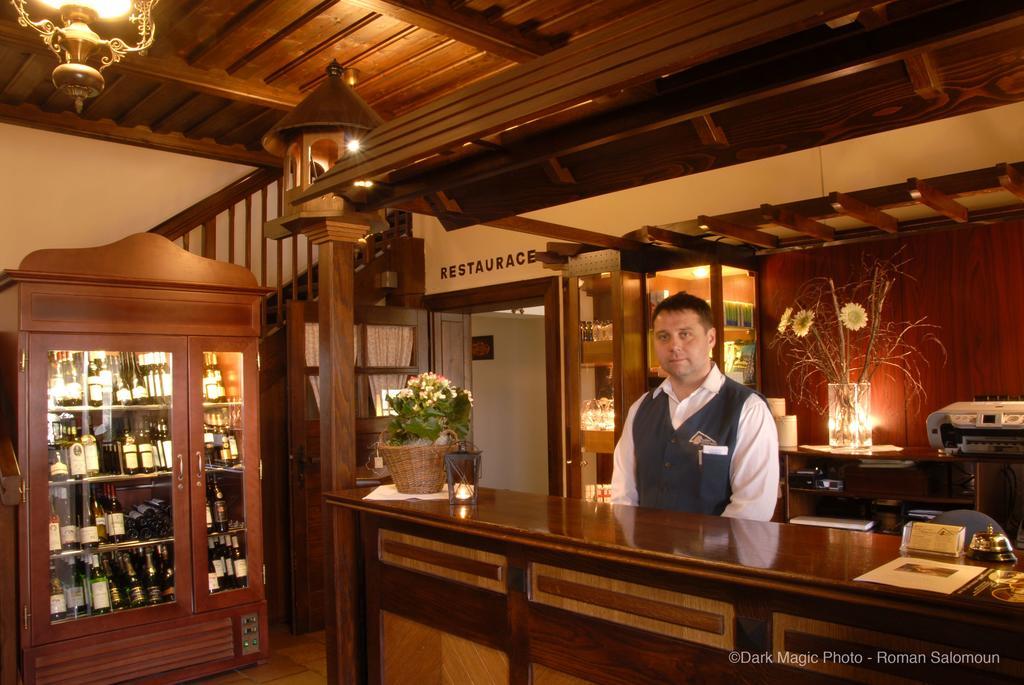 Hotel Koliba U Cerneho Medveda à Zlín Extérieur photo