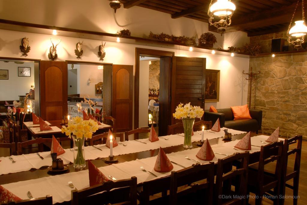 Hotel Koliba U Cerneho Medveda à Zlín Extérieur photo
